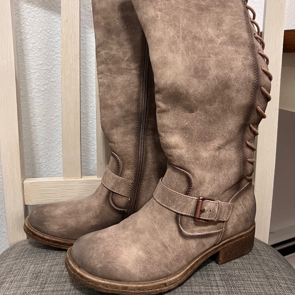 EUC Euro Soft Women’s Tall Lace Tan Trendy Boots Size 7